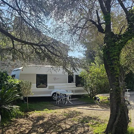 Caravane En Fixe