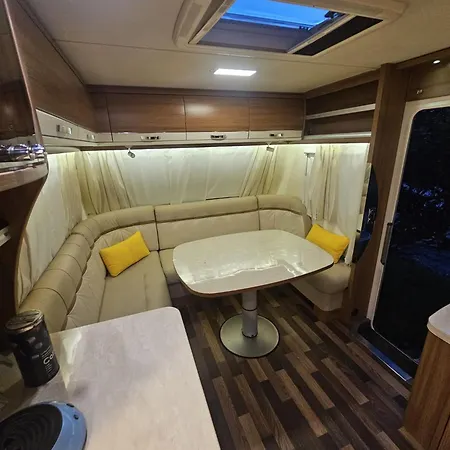 אתר קמפינג Caravane En Fixe