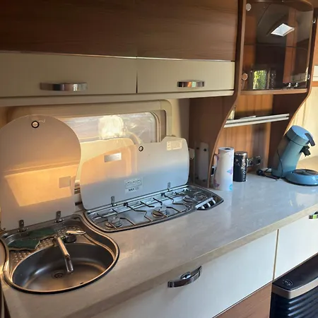 אתר קמפינג Caravane En Fixe מאנדליה-לה-נאפול